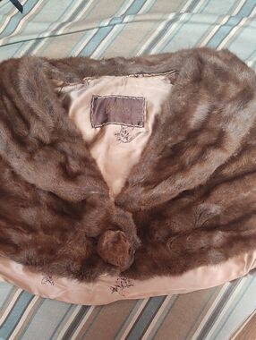 Bullock's Los Angeles Brown Fur Collar Stole